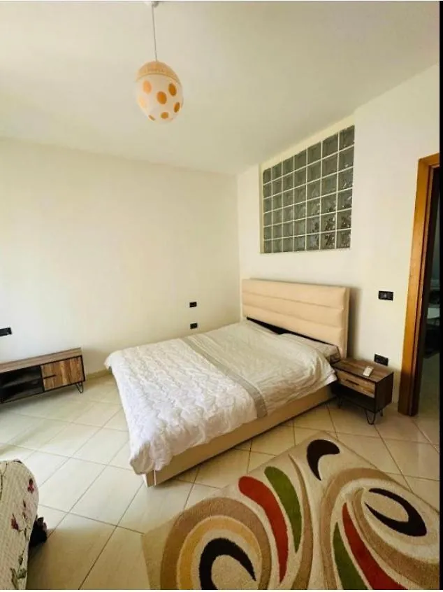Lungomare Apartment In Front The See Vlore